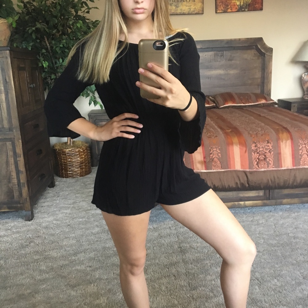 Black 3/4 sleeve romper